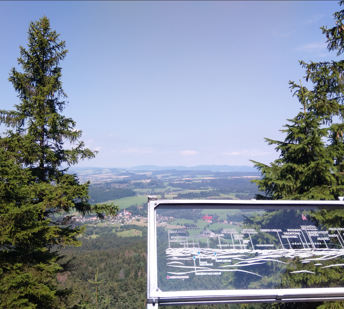 The Table Mountains - panorama on the way to Meander Rocks